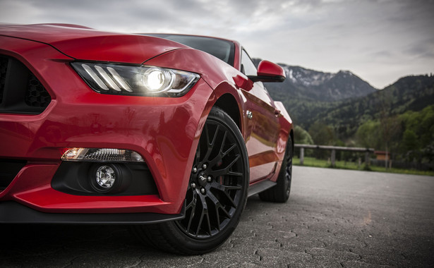 Nowy ford mustang królem w Polsce. Sprzedaje się ponad 20 razy lepiej niż… toyota