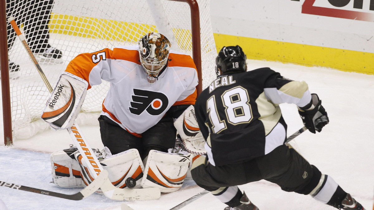 Pittsburgh Penguins pokonali 6:4 Philadelphia Flyers po fascynującym meczu. Pingwiny zrównały się punktowo z lokalnym rywalem z Pensylwanii.