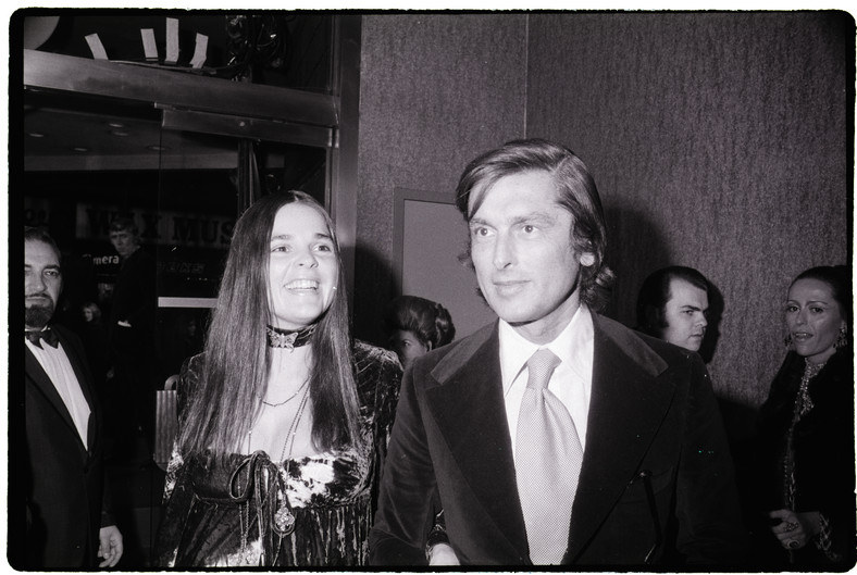 Ali MacGraw z mężem Bobem Evansem na premierze "Love Story", grudzień 1970 r. 