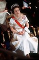Ez már egy drágább tiara, amely a The Grand Duchess Vladimir Tiara névre hallgat. Ezt a darabot Mária királyné vásárolta még 2021-ben, 2024-ben ez 460 000 dollárt ér. 