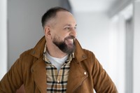 Menedżer w złotej klatce. U szczytu kariery zorientował się, że ma dość. „Tylko ja wiedziałem, jak wysoką cenę płaciłem”