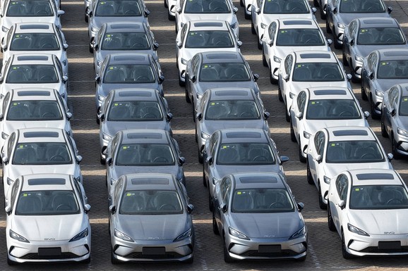 Vlada daje do 15.000 evra za kupovinu porodičnog automobila: Ko sve ima pravo da se prijavi, Hrvatska definisala kriterijume