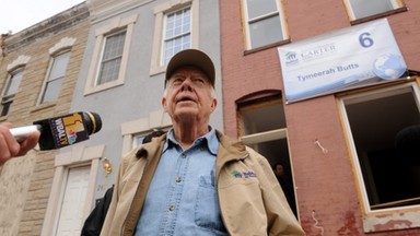 Jimmy Carter włącza się w proces pokojowy na Bliskim Wschodzie