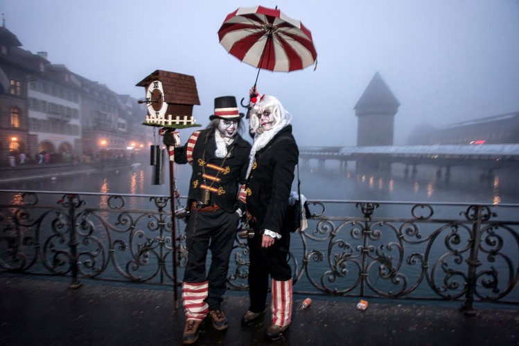 karnawał Szwajcaria Horror na ulicach! Niezwykły karnawał w Lucernie