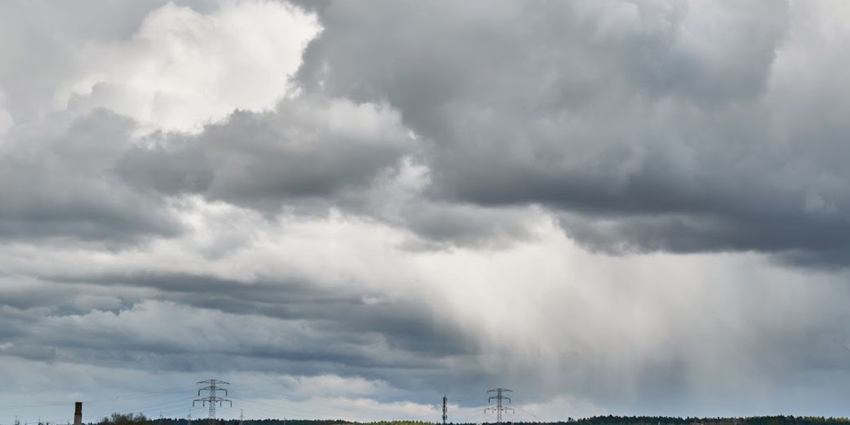 W ciągu dnia temperatura się podniesie, ale noce wciąż jeszcze zimne. I prawie dzień w dzień – burze. Tak prognozuje IMGW.