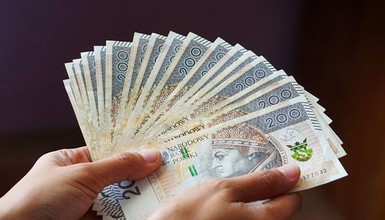 Świadczenie wspierające w 2026 roku. Niższy próg punktowy i wyższe wypłaty. Sprawdź, czy przysługują Ci pieniądze