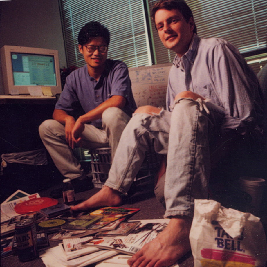 Jerry Yang i David Filo - ojcowie założyciele Yahoo w 1995 r.