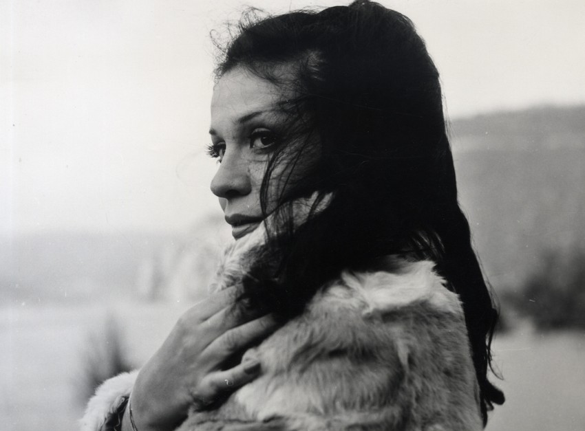 Vera Čukić u filmu "I Bog stvori kafansku pevačicu" (1972)