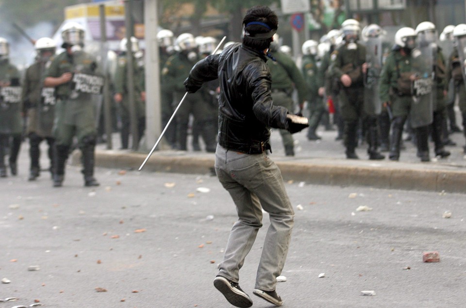 GREECE POLICE GUNFIRE