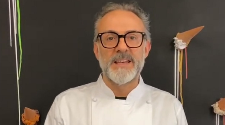 Massimo Bottura olasz sztárséf "karanténkonyhában" főz a közösségi médián /Fotó: Instagram