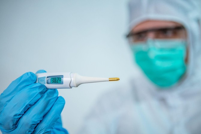 Povišena temperatura može da bude simptom korona virusa
