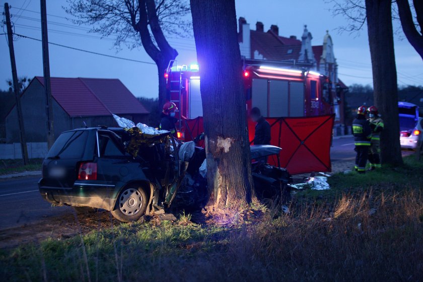 Tragedia w Dąbroszynie. Nie żyje dwóch młodych mężczyzn