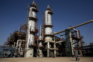 Ropa na giełdzie w Nowym Jorku drożeje