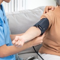 Így változhat a menopauza után a nők vérnyomása