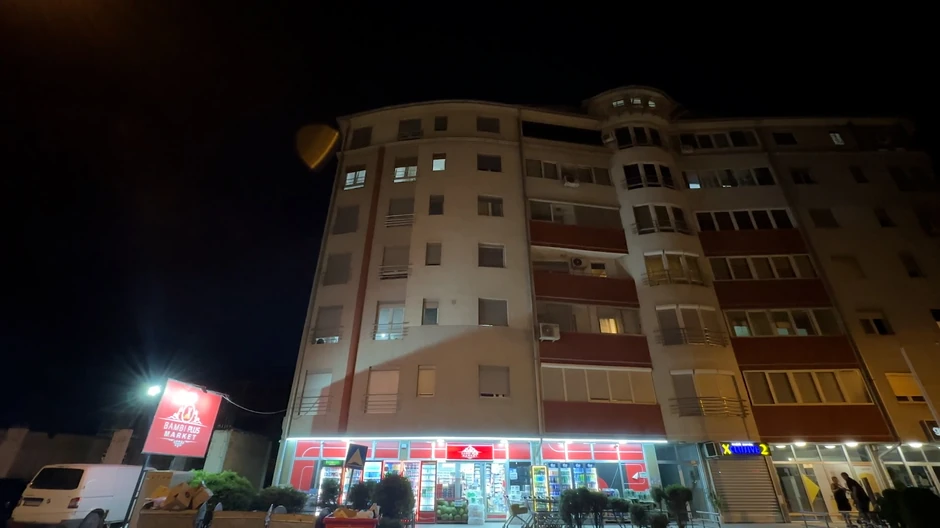 Zgrada sa koje je palo dete (7) u Novom Pazaru