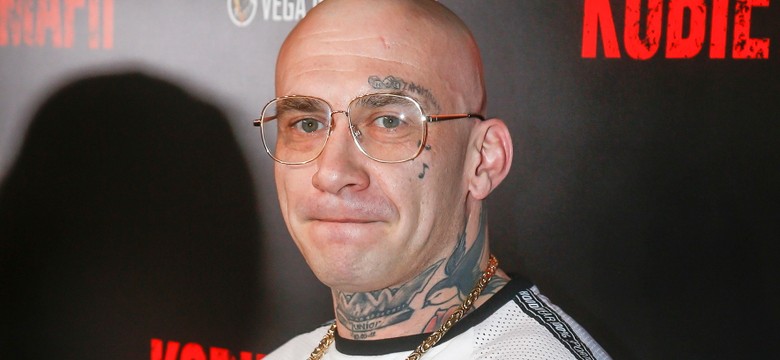 Maseczka od rapera Soboty z napisem "J**ać kapusiów" hitem sprzedaży