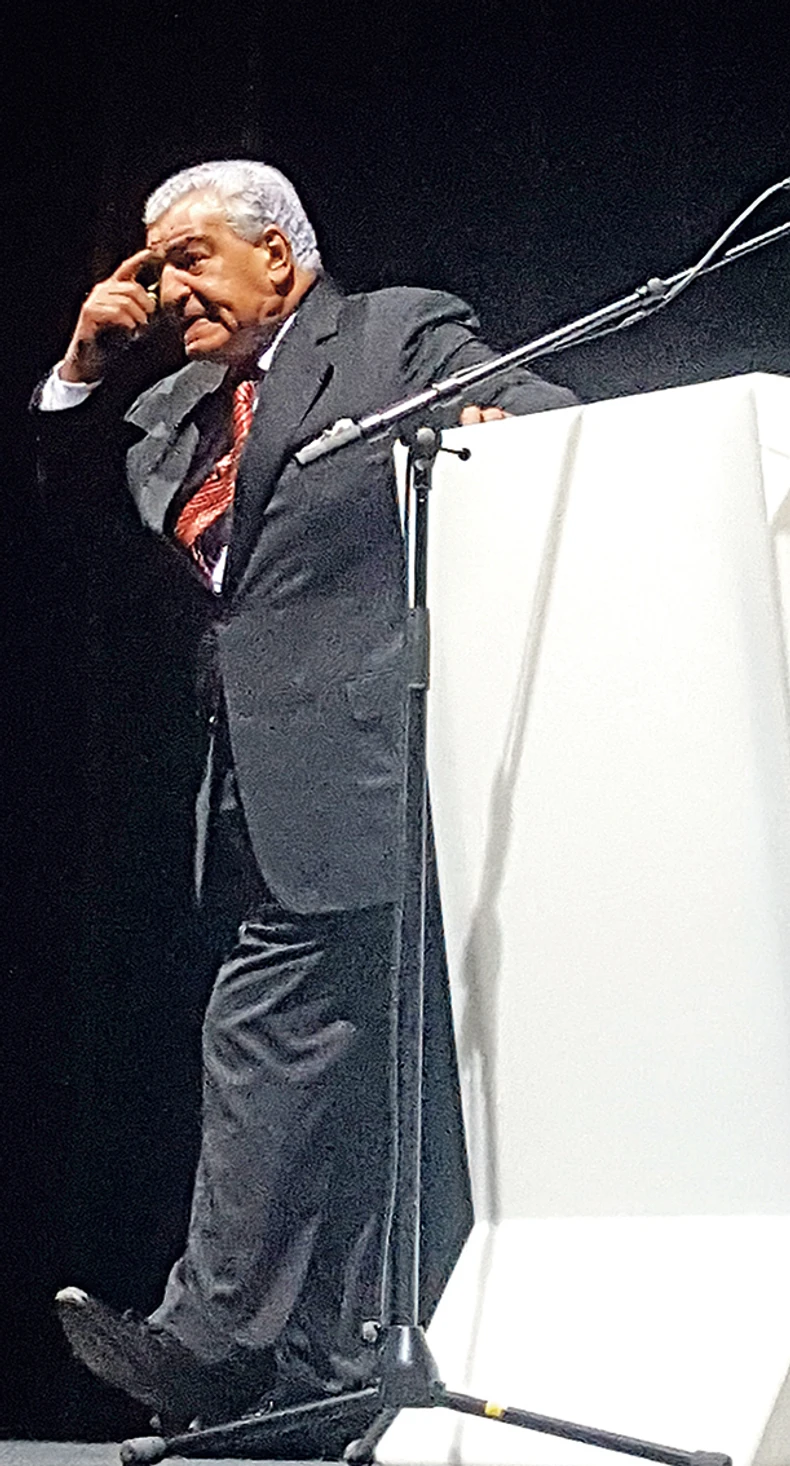 Zahi na predavanju u Beogradu