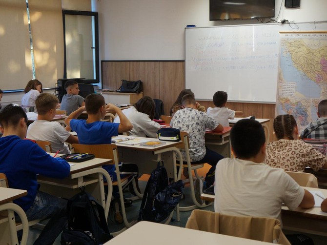Deca u mom razredu su se svađala zbog poklona za učiteljicu