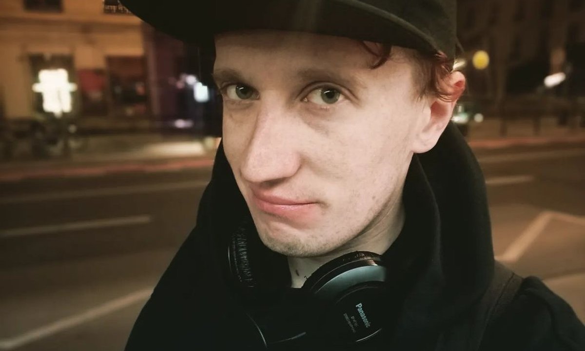 Karol żyje z wirusem HIV. "Mama wpadła w histerię, szorowała sztućce"