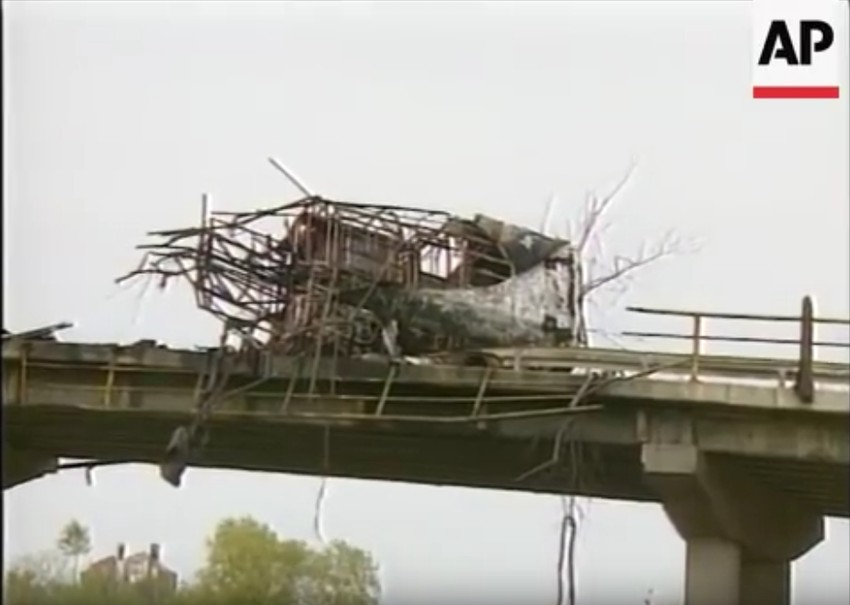 Pola autobusa je palo u vodu