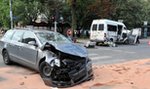 Bus i volkswagen zderzyły się na skrzyżowaniu 