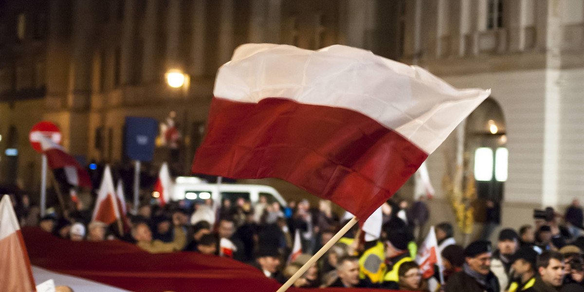 Flaga Polski – jak ją prawidłowo eksponować? Jak powinna wyglądać?