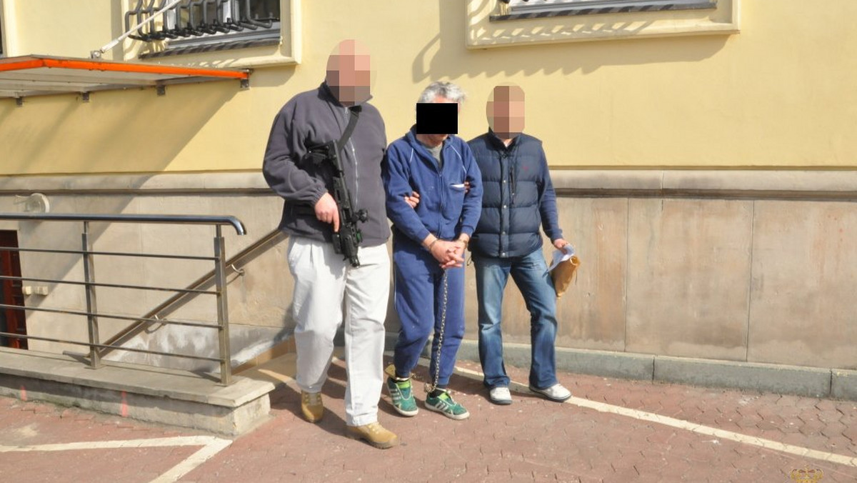 Czy sprawa dwóch tajemniczych zbrodni w Warszawie zostanie rozwikłana? Policjanci zatrzymali właśnie 52-letniego Jerzego B. podejrzanego o zamordowanie kobiety i mężczyzny. Ofiary łączy to, że obie chciały wynająć lub sprzedać mieszkanie.