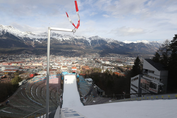 Wiatromierz na skoczni Bergisel przed konkursem Turnieju Czterech Skoczni w Innsbrucku