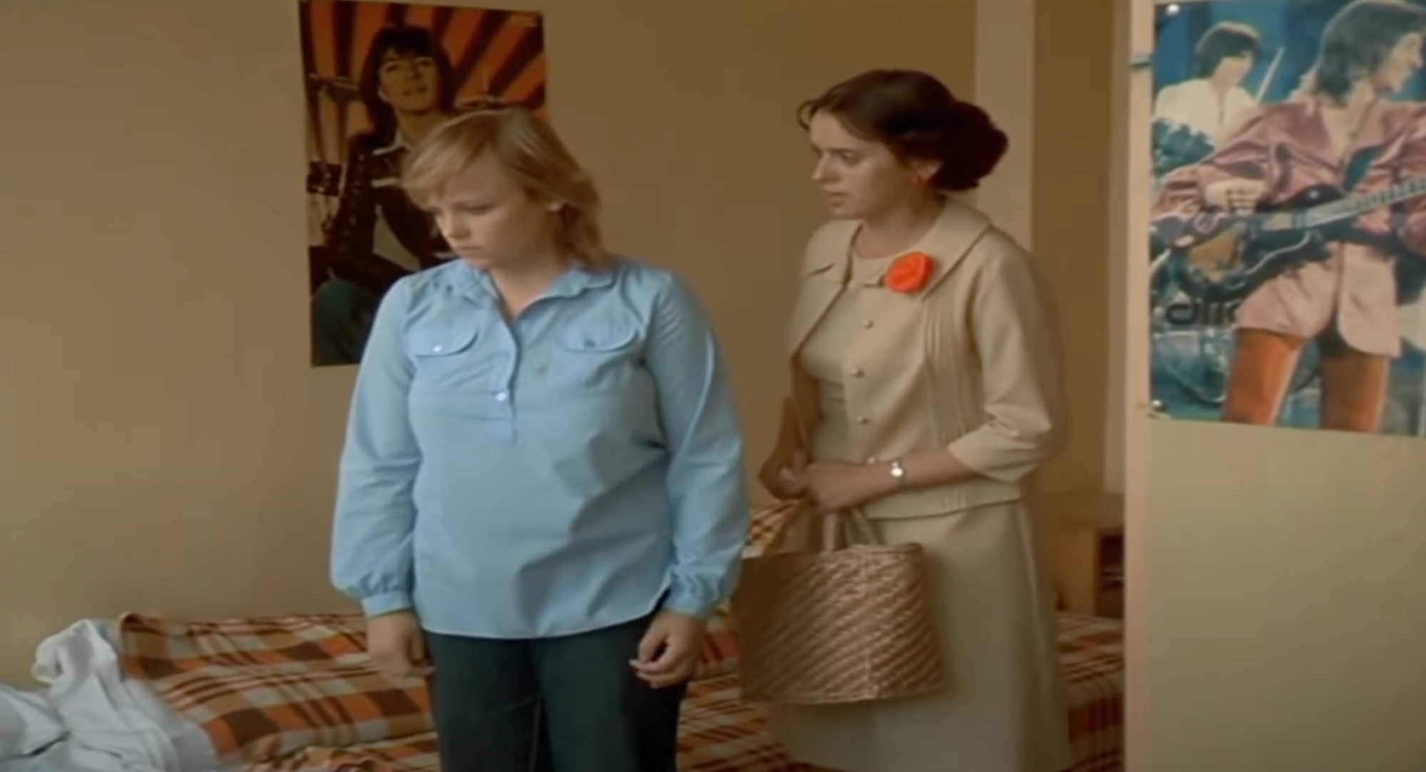 Česká herečka Veronika Jeníková vo filme Pásla kone na betóne.