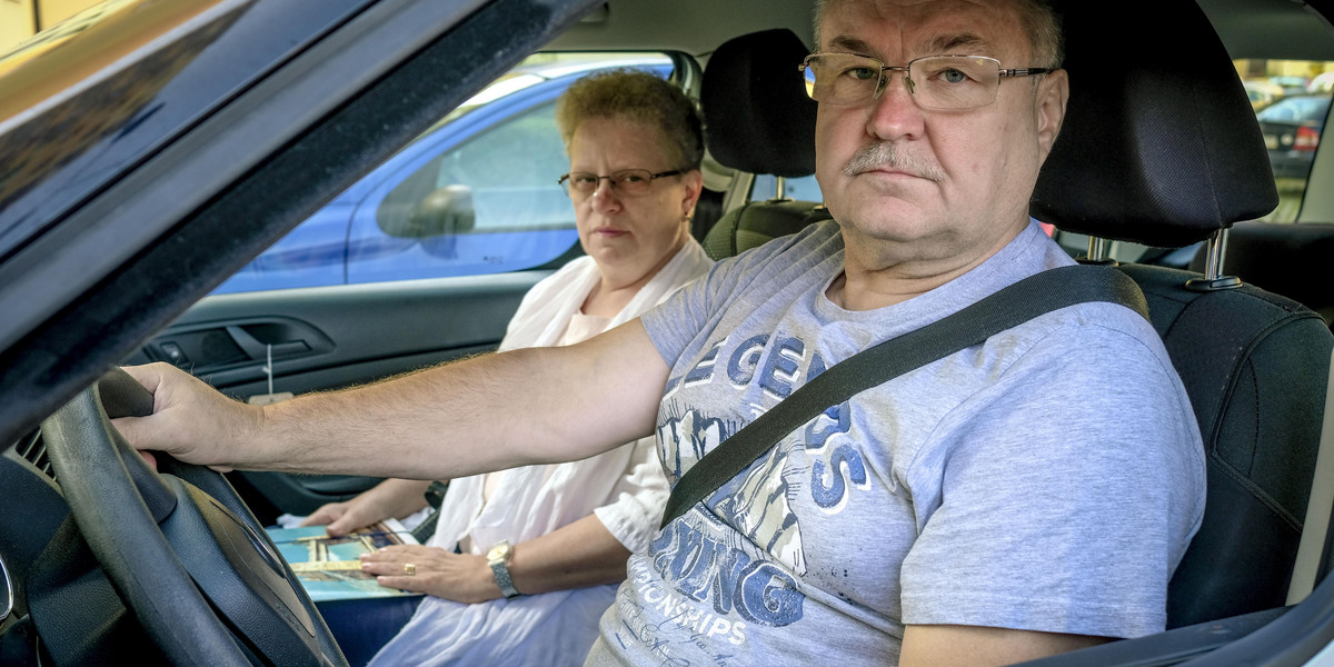 Nastolatki zniszczyły mu auto! Doprowadził je na policję, szkody naprawić nie może!