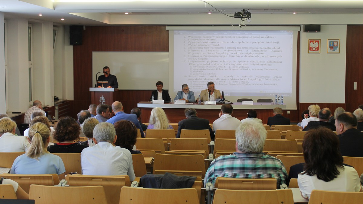 Reprezentanci samorządów studenckich i uczniowskich ze szkół ponadpodstawowych oraz przedstawiciele organizacji pozarządowych pracujących z młodymi ludźmi zasiądą w ławach Młodzieżowego Sejmiku Województwa Świętokrzyskiego. Radnych do tego gremium wybrała specjalna kapituła.