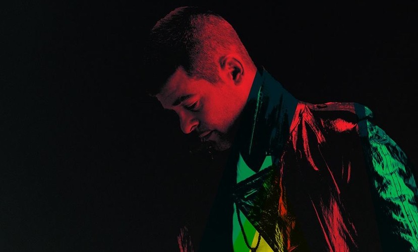 Robin Thicke na okładce albumu 'Paula'