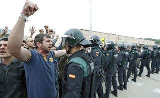 Hiszpania: Konfrontacje pomiędzy Gwardią Cywilną a katalońską policją