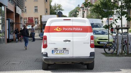 Poczta Polska poda numer telefonu do kuriera SMS-em
