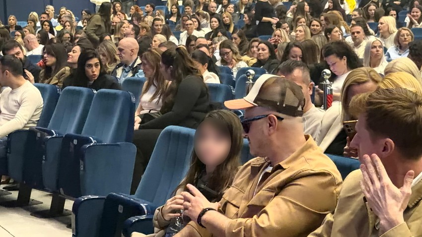 Sale Tropiko sa ćerkom