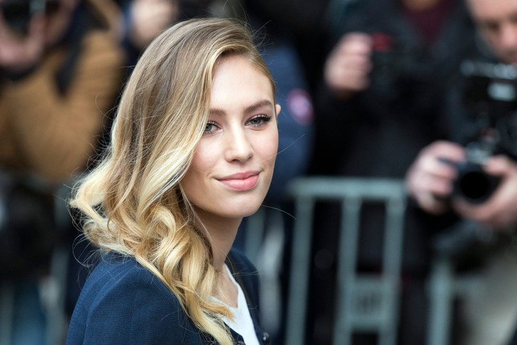 Dylan Penn wychodzi z cienia rodziców