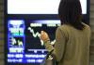 Azja na otwarciu ostro redukuje