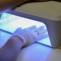 Rákot okozhat a géllakk? A bőrgyógyász szerint emiatt veszélyes