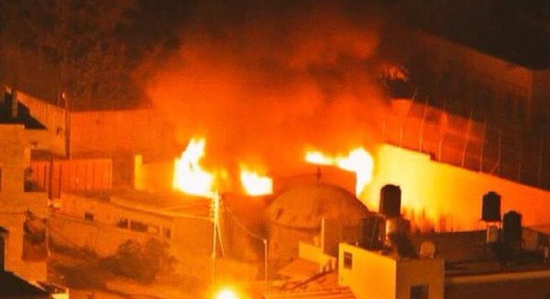 Palestinians set fire to Jewish shrine in West Bank - army