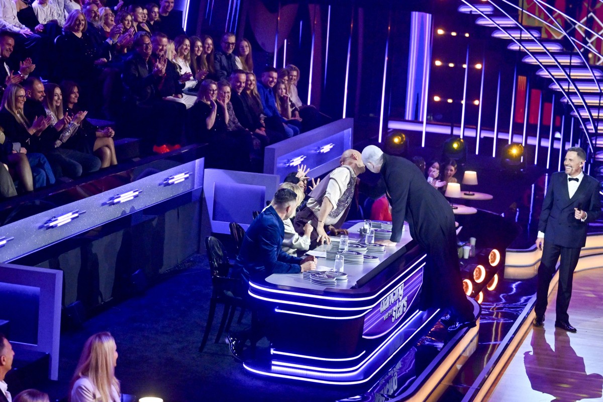 Tomasz Karolak, ucharakteryzowany na wampira, ugryzł Tomasz Wygoda