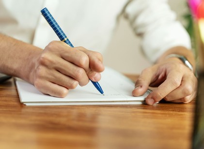 Firkák a papír szélén: mit üzennek a különböző vonalak és formák? című cikk nyitóképe