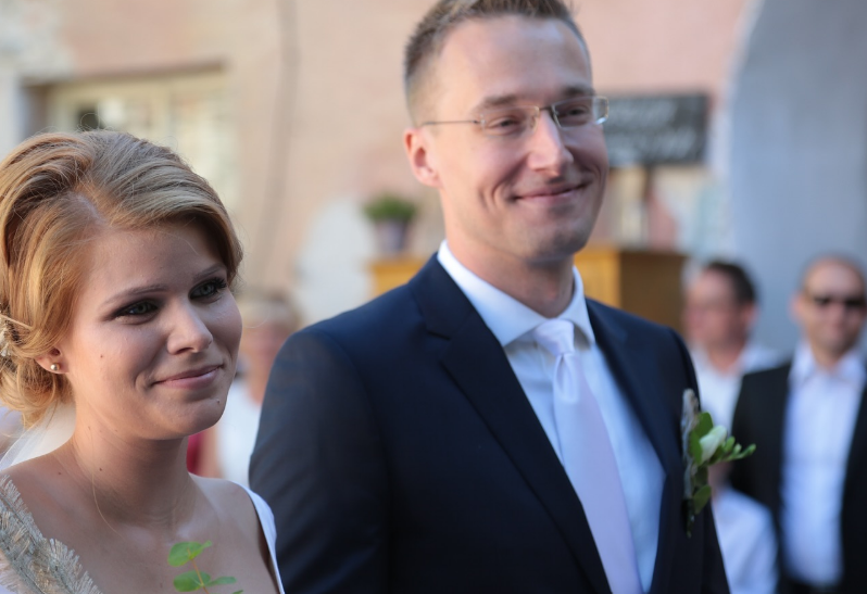 Zuzana Kovačič Hanzelová počas svadobného dňa.