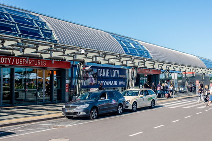 Lotnisko w Modlinie zbuduje nowy terminal. Ale będzie to tylko tymczasowa hala