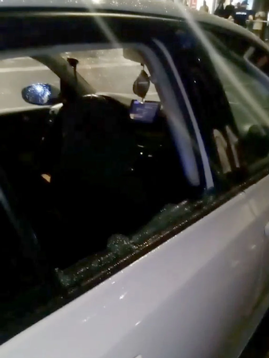 Stakla na automobilu čoveka koji je spasavao ljude su popucala od siline udara