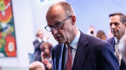 kanclerze niemiec mówi o "brudnej robocie" izraela. ostre reakcje