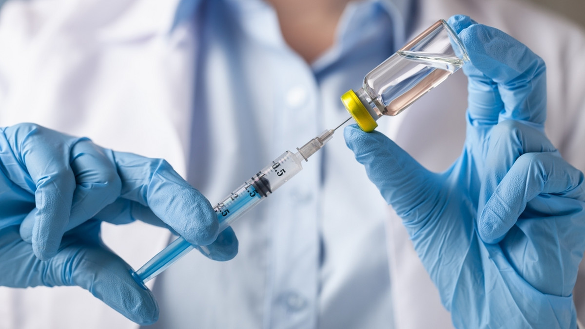 Wielka Brytania dopuszcza kolejną szczepionkę przeciw koronawirusowi. To Novavax