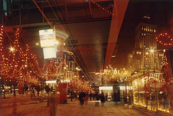 Edward Grochowicz -  Dworzec Centralny, hotel Marriott i biurowiec Elektrimu (z serii "Noworoczne iluminacje", 1993-1996) 