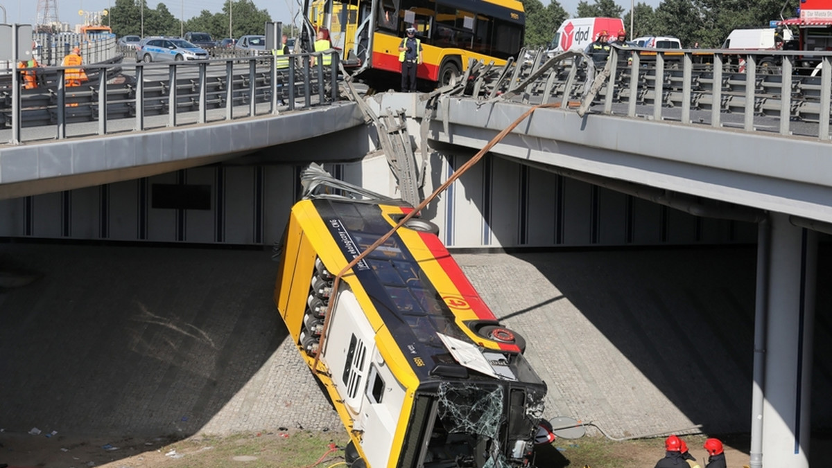 Warszawa. Wypadek autobusu. Jego właściciel zabiera głos