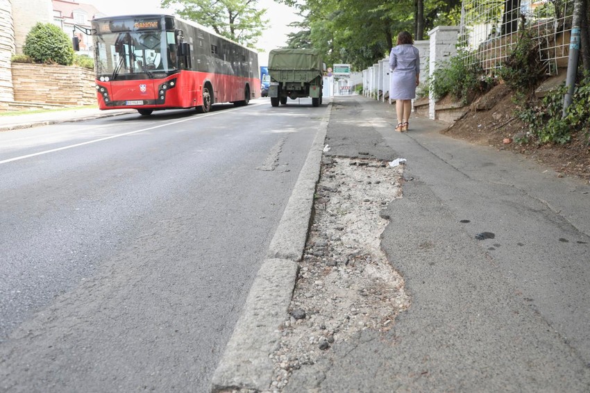 Nije dobro ni za gume i tpčkove, a ni za noge