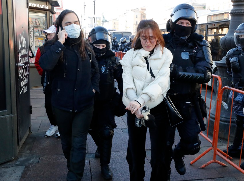 Protest u Sankt Peterburgu zbog napada Rusije na Ukrajinu